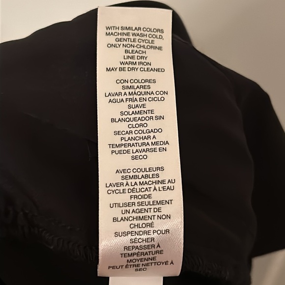 NWOT White House Black Market stretchy shorts, size 8 - Picture 6 of 8